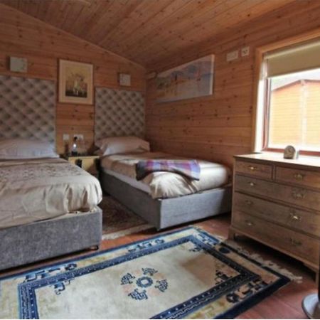 Astbury Falls Luxury Retreats Eardington エクステリア 写真