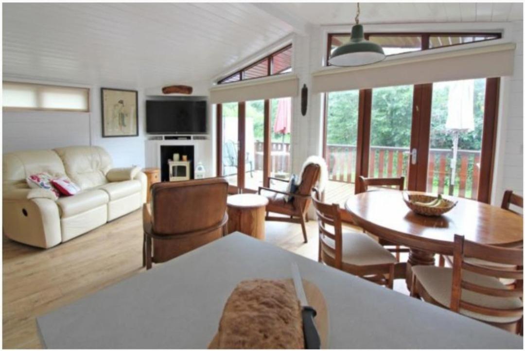Astbury Falls Luxury Retreats Eardington エクステリア 写真