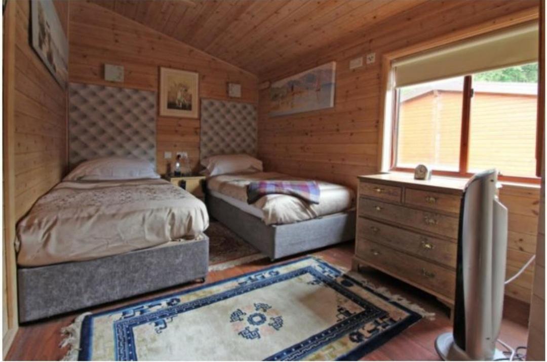 Astbury Falls Luxury Retreats Eardington エクステリア 写真